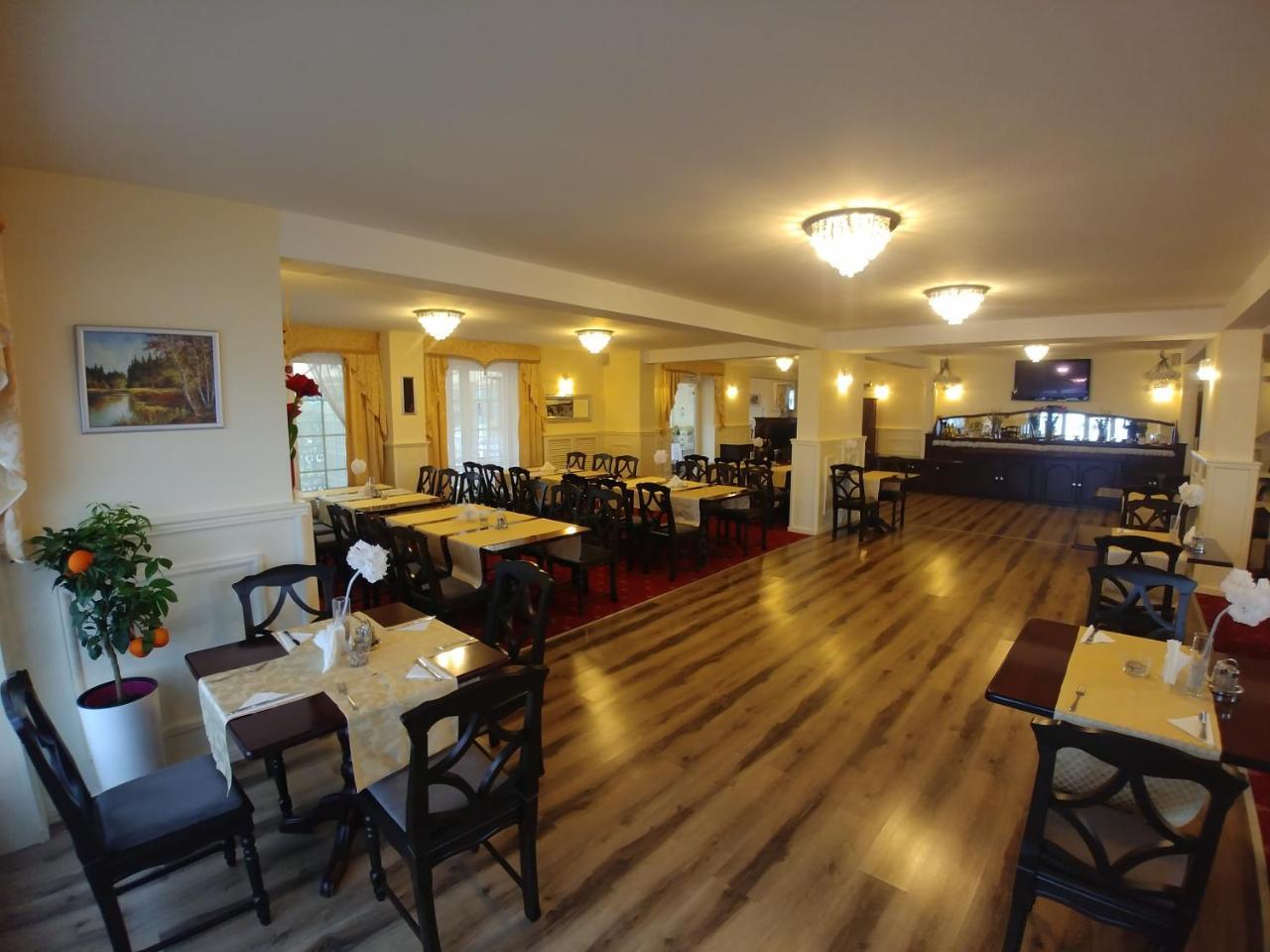 Hotel Mazurski Dworek Mikołajki Esterno foto