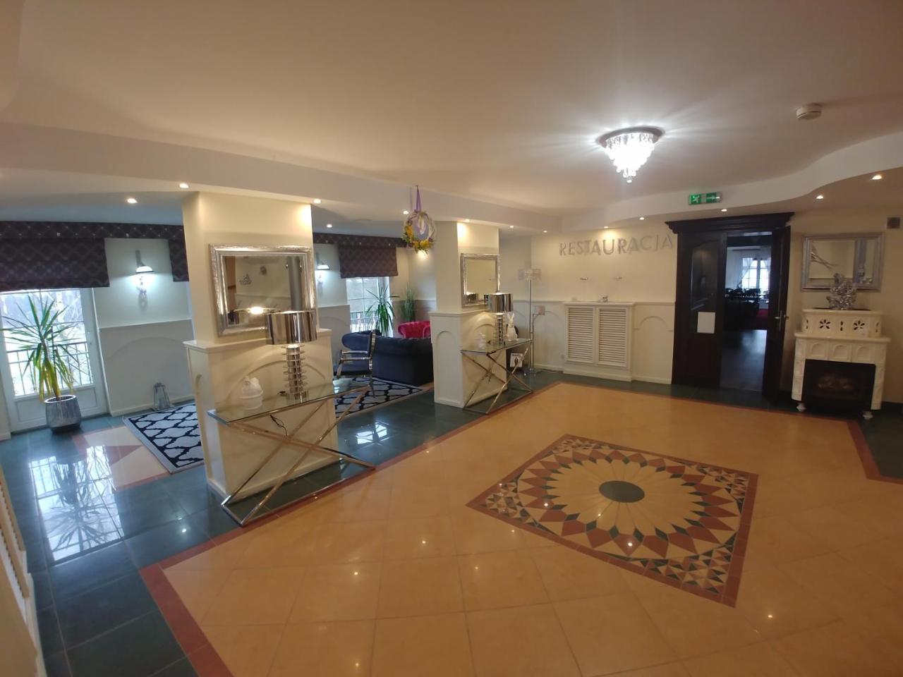 Hotel Mazurski Dworek Mikołajki Esterno foto
